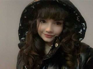 Eroottinen videokeskustelu AryaStarky