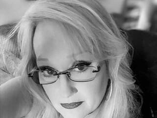 Eroottinen videokeskustelu Ava6j74