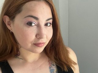 Eroottinen videokeskustelu AylaMoons