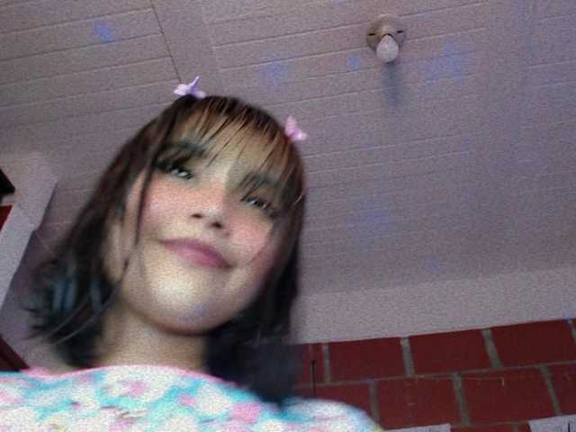 Lähettää kuvakaappauksia BabyAsianX0