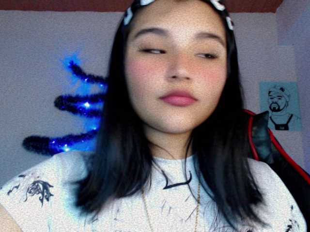 Lähettää kuvakaappauksia BabyAsianX0
