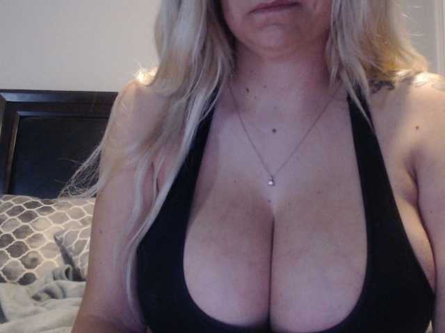 Kuvat brianna_babe tip for pussy vibrations, @remain countdown for boobs..202tkns to start private