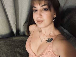 Eroottinen videokeskustelu BeeDasha