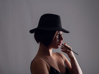 Eroottinen videokeskustelu Belatrice