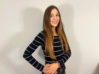 Eroottinen videokeskustelu BellaPink