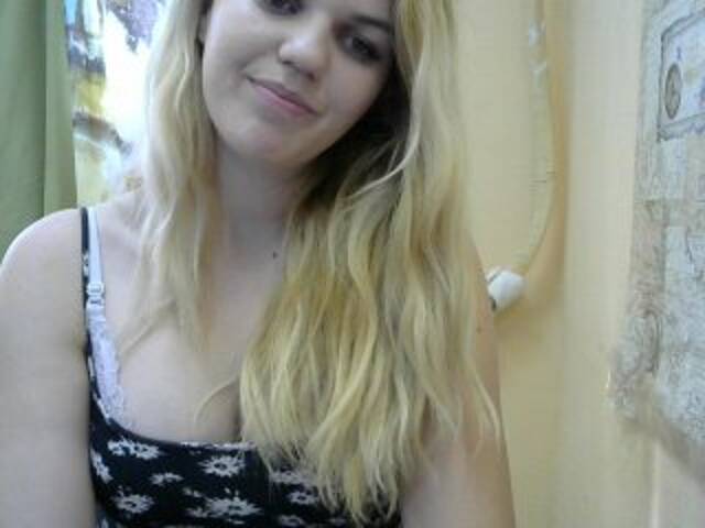 Lähettää kuvakaappauksia BellyBella