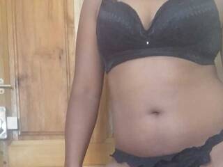 Eroottinen videokeskustelu Bhumii