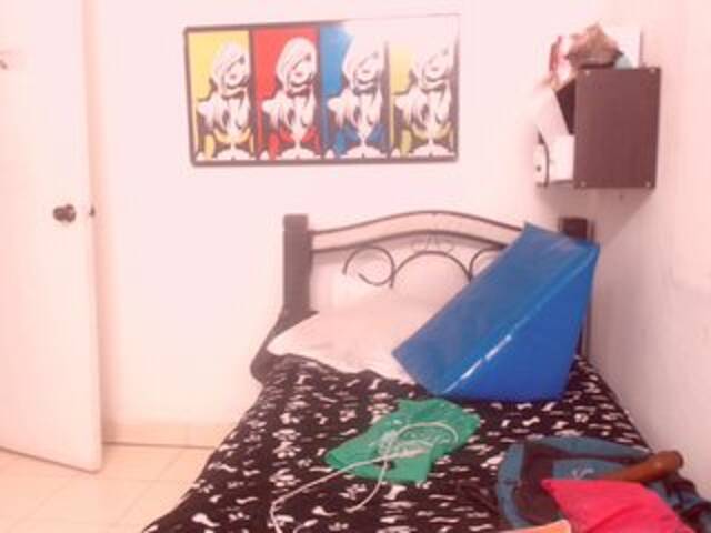 Lähettää kuvakaappauksia BigBustyBlack