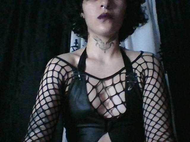 Lähettää kuvakaappauksia blackdemonxxx