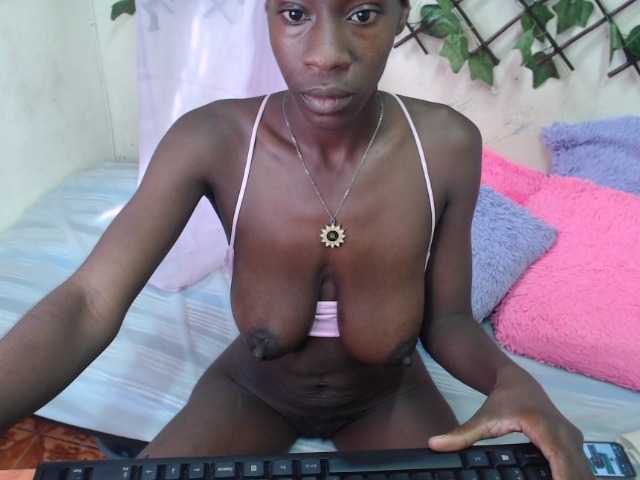 Lähettää kuvakaappauksia blackxxhorny