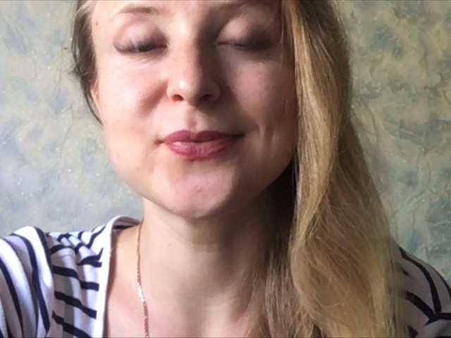Lähettää kuvakaappauksia blonde-kisses