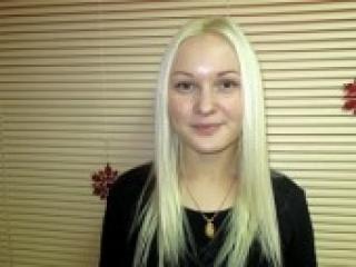 Kuva profiilista blondinkaa