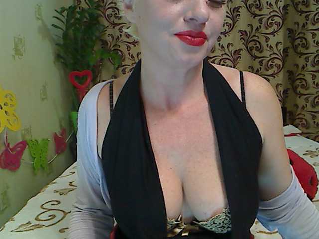 Lähettää kuvakaappauksia BlondySquirt