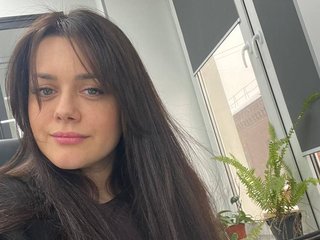 Eroottinen videokeskustelu BloomWithMarry