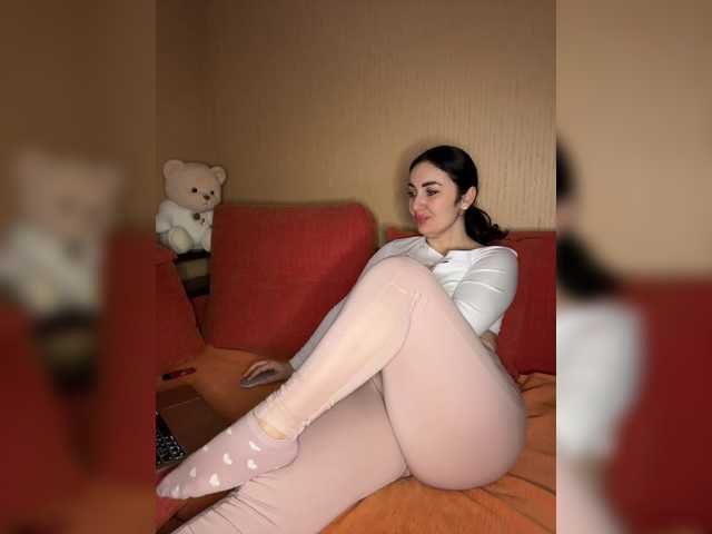 Lähettää kuvakaappauksia _Layla_