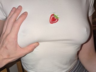 Eroottinen videokeskustelu Almond_milk