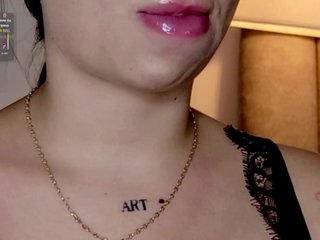 Eroottinen videokeskustelu Caralella