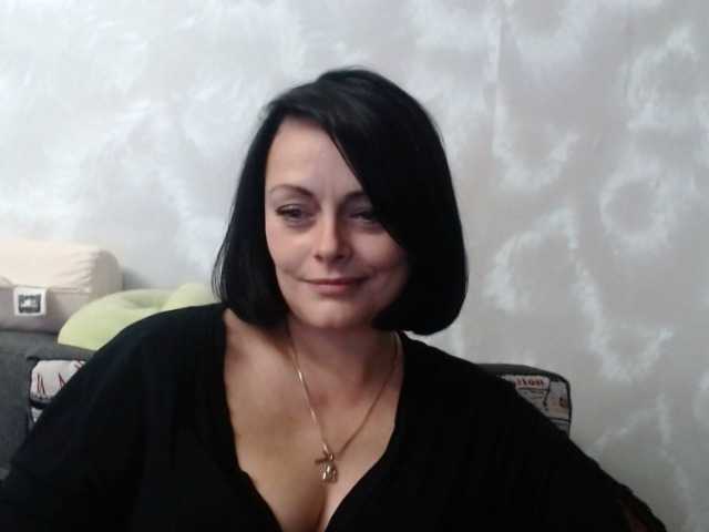 Kuvat BrendaORoyal Hey guys!:) Goal- #Dance #hot #pvt #c2c #fetish #feet #roleplay Tip to add at friendlist and for requests! I will take off a T-shirt