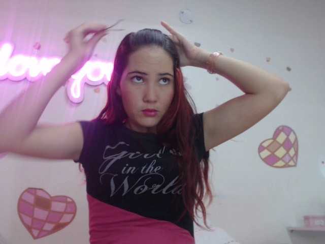 Lähettää kuvakaappauksia BrianaPeres