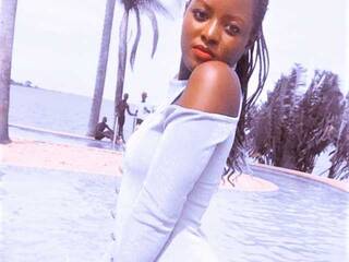 Eroottinen videokeskustelu BrigitWebb