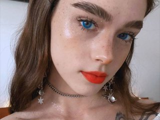 Eroottinen videokeskustelu BrokenDoll666