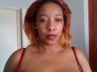 Eroottinen videokeskustelu BustyAfribabe