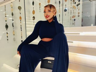 Eroottinen videokeskustelu Bustybrat