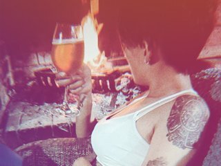 Eroottinen videokeskustelu CalaNoir