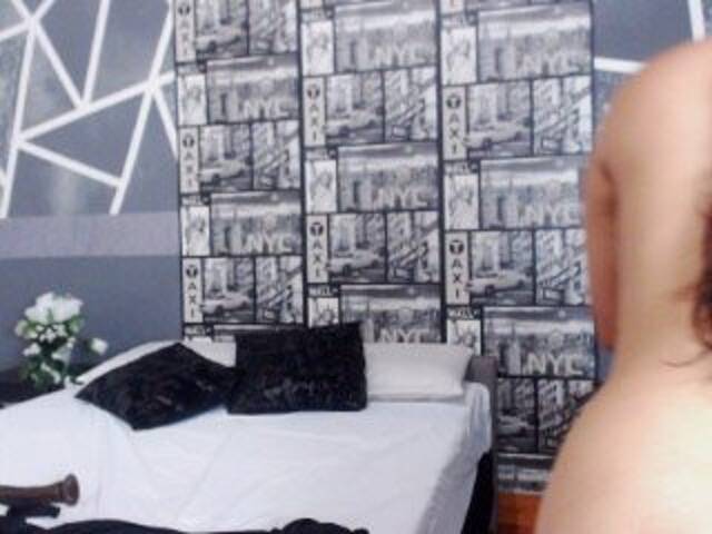 Lähettää kuvakaappauksia CAMILA418