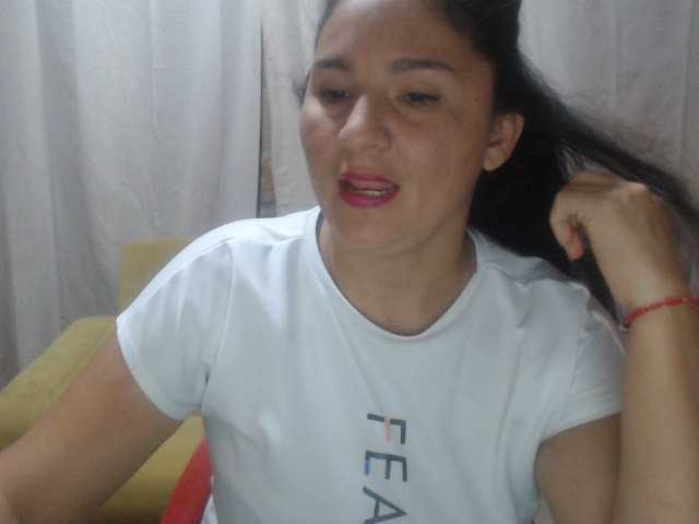 Lähettää kuvakaappauksia Camilaa23