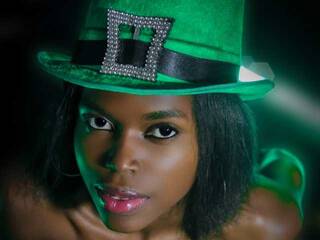 Eroottinen videokeskustelu CamilaRachell