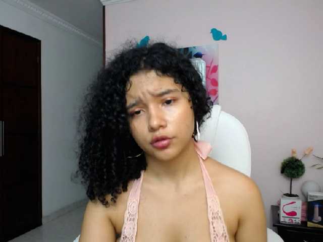 Kuvat Candy-Curvyn sing and dance with me daddy! - Goal is : make me happy #lovense #teen #feet #ahegao #cum