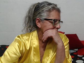 Eroottinen videokeskustelu candy-mature