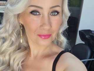 Eroottinen videokeskustelu CandyHellenx