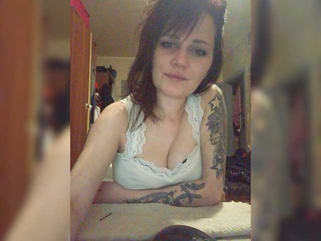 Lähettää kuvakaappauksia CarlyLovely