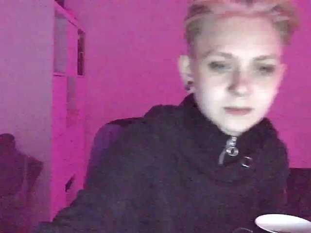 Lähettää kuvakaappauksia chainmailgirl