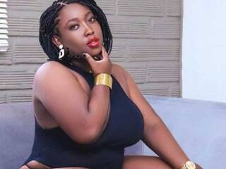 Eroottinen videokeskustelu Chanel-blak