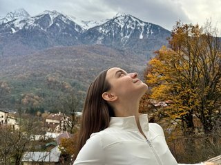 Eroottinen videokeskustelu ChereeCapek