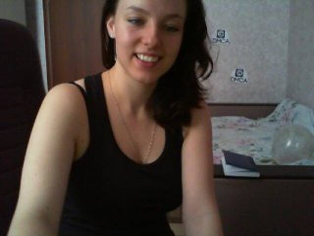 Lähettää kuvakaappauksia CherryAlexa