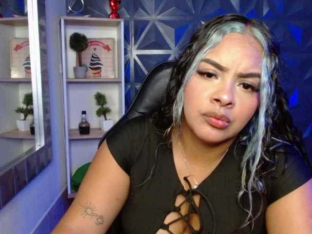 Lähettää kuvakaappauksia chloe-ebony