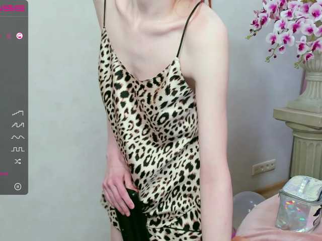 Lähettää kuvakaappauksia ChloeDesire