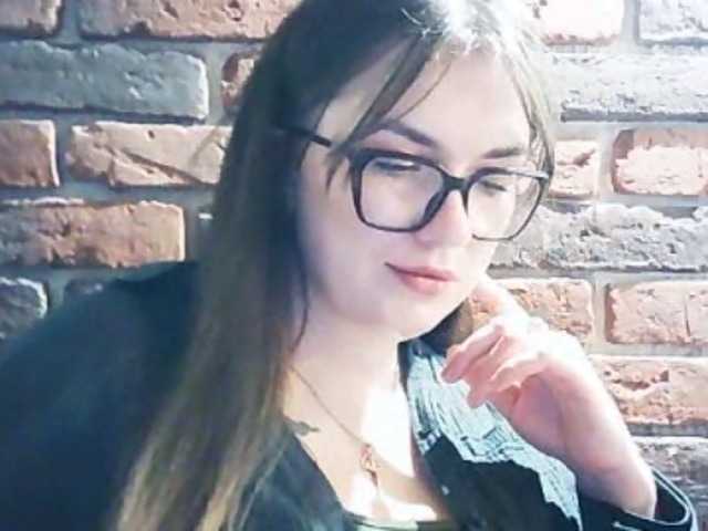 Lähettää kuvakaappauksia ChloeKiss