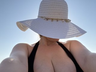 Eroottinen videokeskustelu ChloeMelons