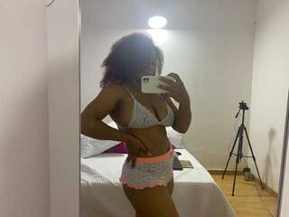 Eroottinen videokeskustelu Ciaraa