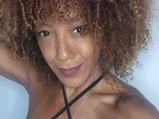 Eroottinen videokeskustelu CinnamonGirlBR
