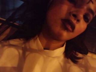 Eroottinen videokeskustelu ClaryCats