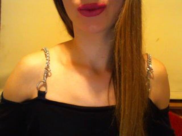 Lähettää kuvakaappauksia CocoMademoise