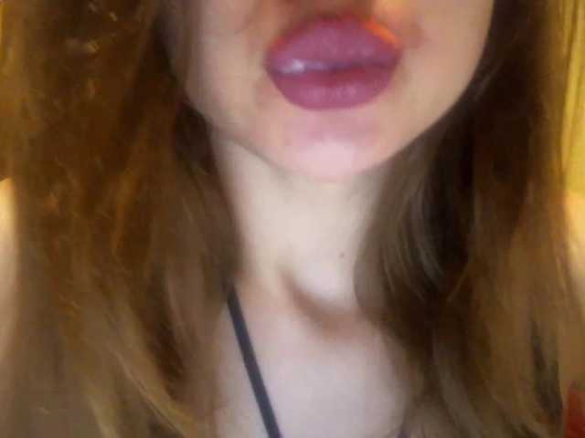 Lähettää kuvakaappauksia CocoMademoise