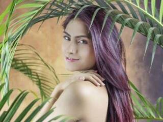 Eroottinen videokeskustelu CoralJones