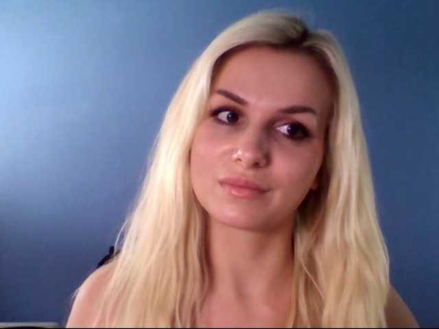 Lähettää kuvakaappauksia Cornelia22hot